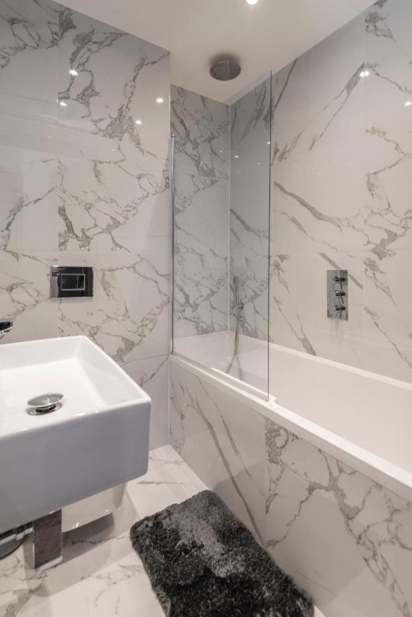 Luxury Georgian House In Marylebone: Modern 1-Bed Retreat Lägenhet London Exteriör bild