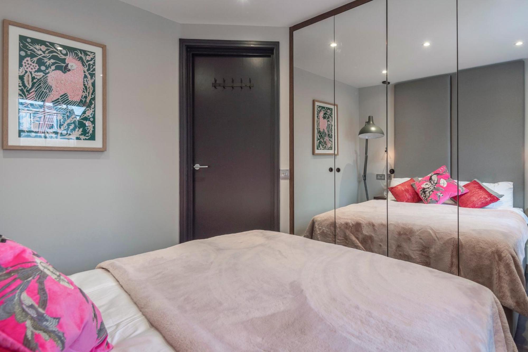 Luxury Georgian House In Marylebone: Modern 1-Bed Retreat Lägenhet London Exteriör bild